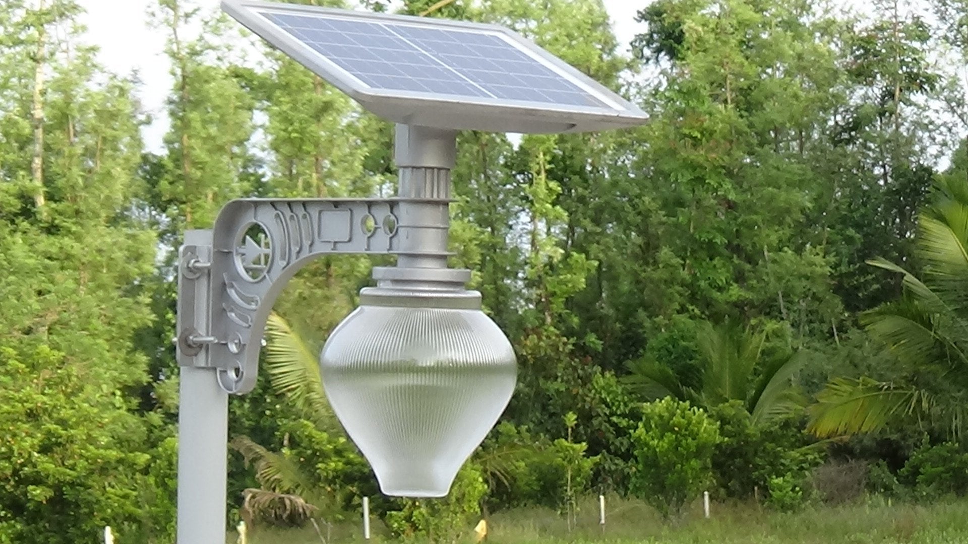 Solar Moon Light 10 Watt Cool White - TTSML10W - tapetum.in