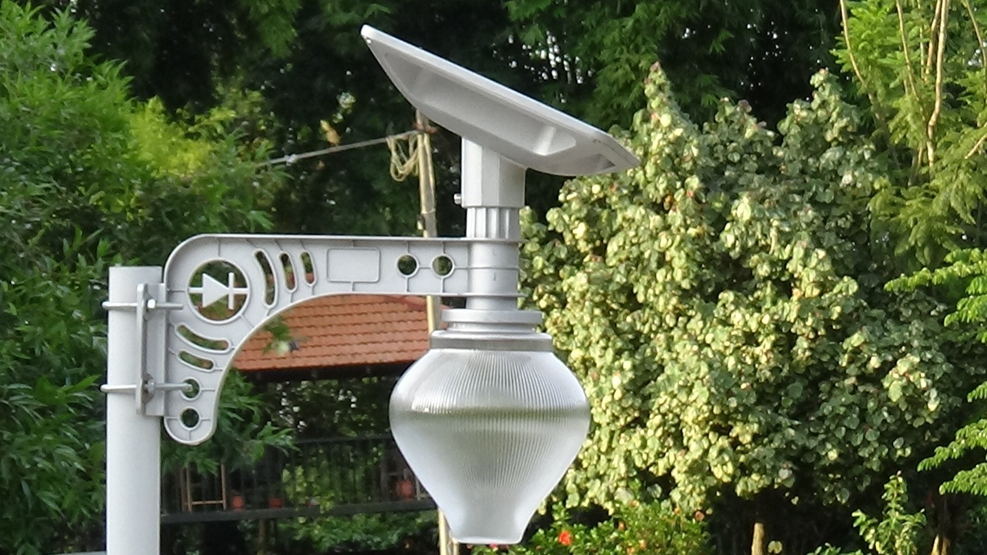 Solar Moon Light 10 Watt Cool White - TTSML10W - tapetum.in
