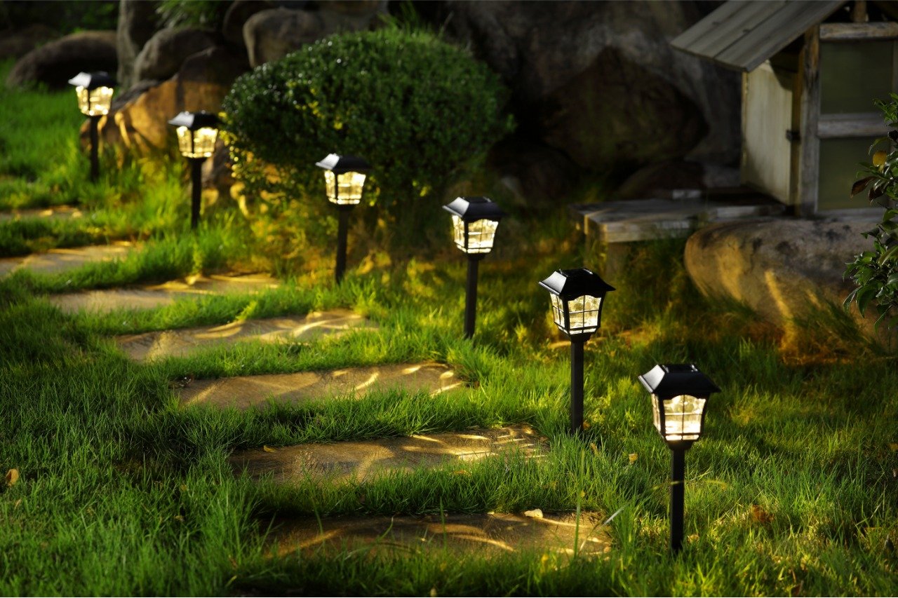 Solar European Pathway Light- TTSEMPL2W (Pack of 10) - tapetum.in