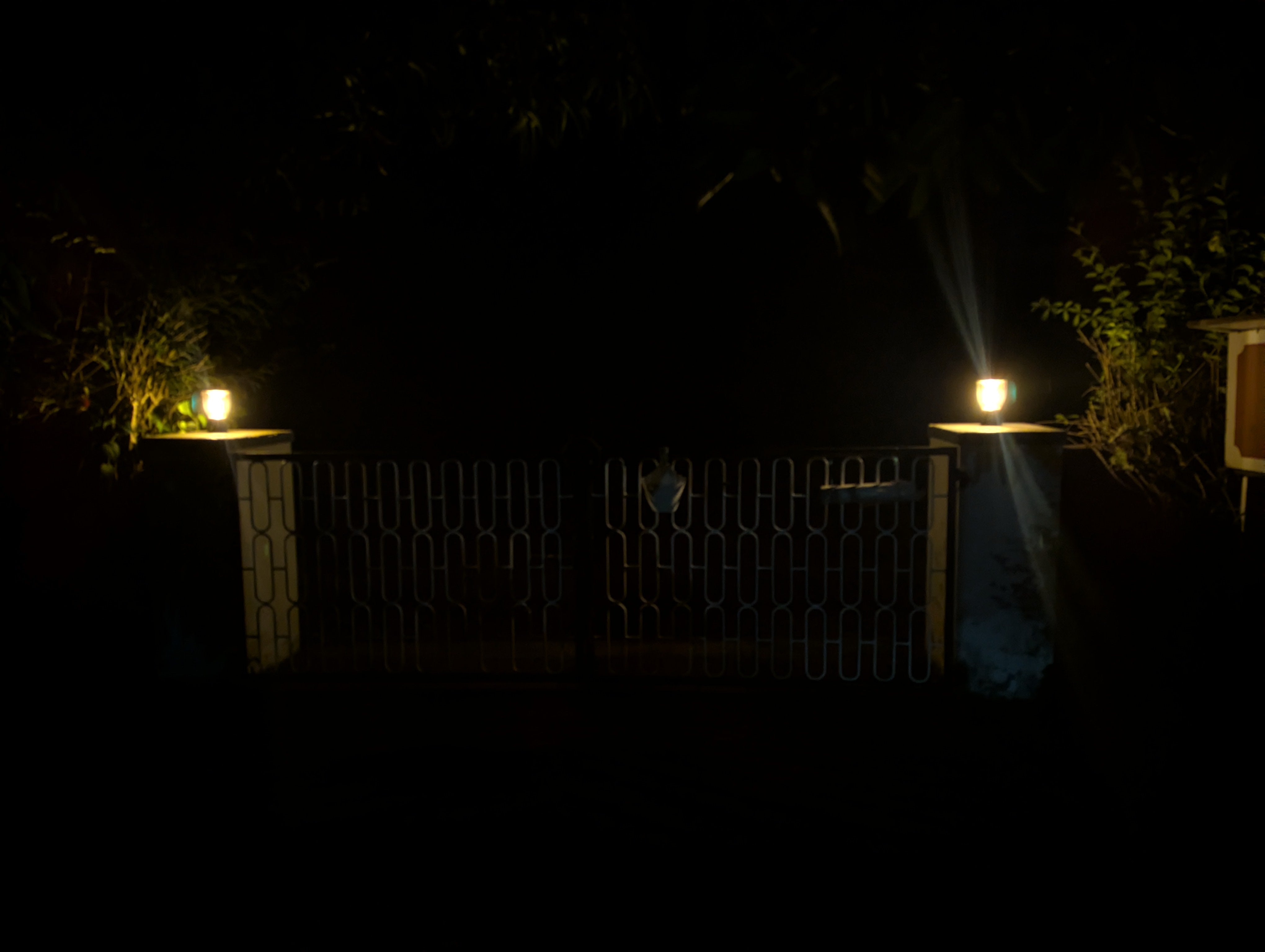 Volcano Series Solar Gate Pillar Light (Warm White, IP65 Waterproof)