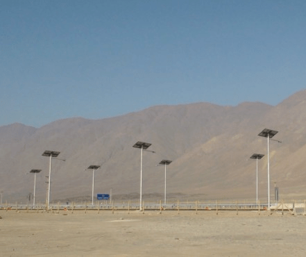 SOLAR STREET LIGHTS FOR THE DESERT